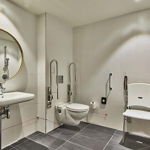 Studio Queen Suite Disability Access