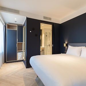 One-Bedroom King Suite
